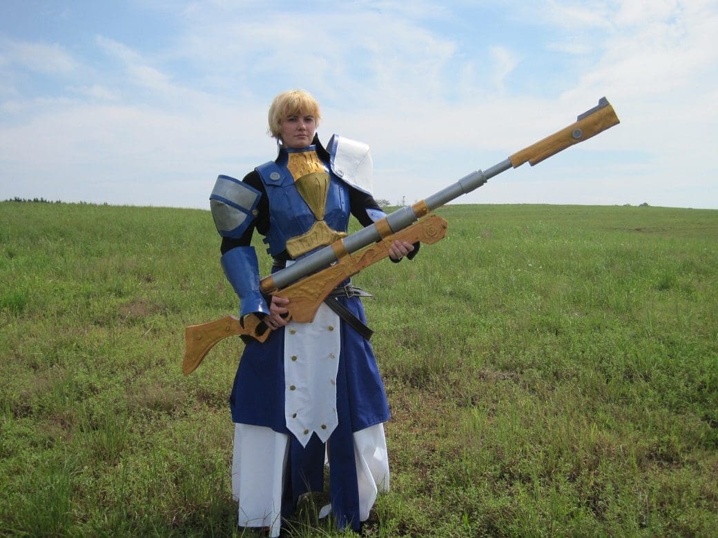 Warmachine Cygnar Cosplay: Kara Sloan